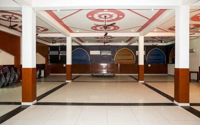 OYO 7609 Hotel Dolphin