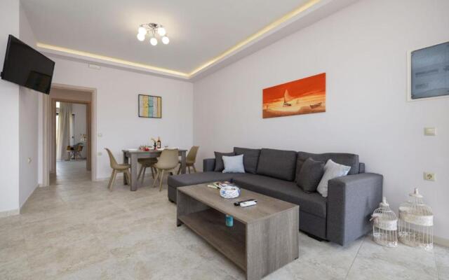 Coral Sea Apartment