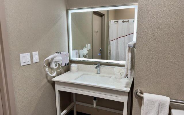 Red Roof Inn Hutchins