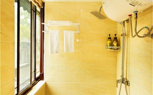 Hangzhou Poke Theme Guest House