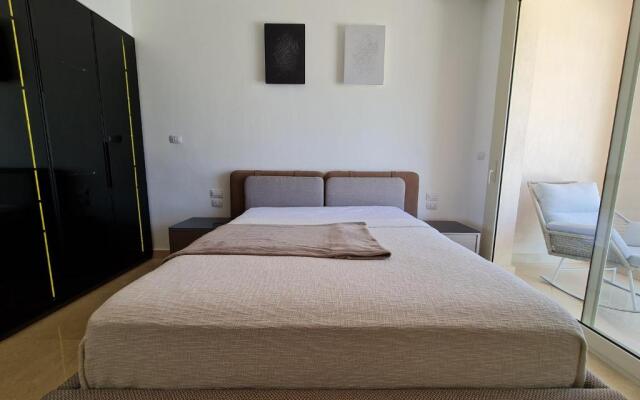 Seaview 3 BR with Beach & Pool access BBQ in Mangroovy