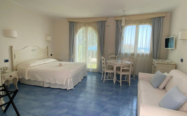 Baia Delphis Resort