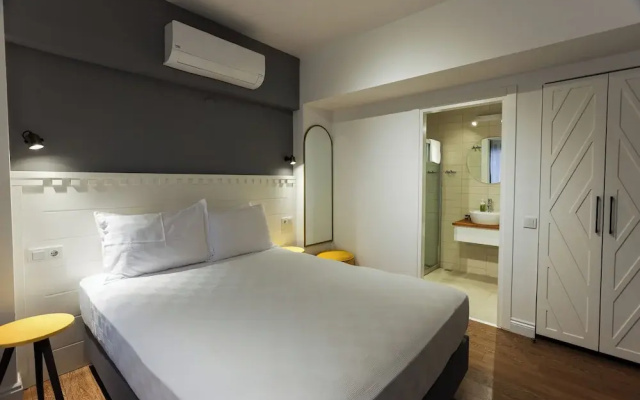 Adaloca Otel