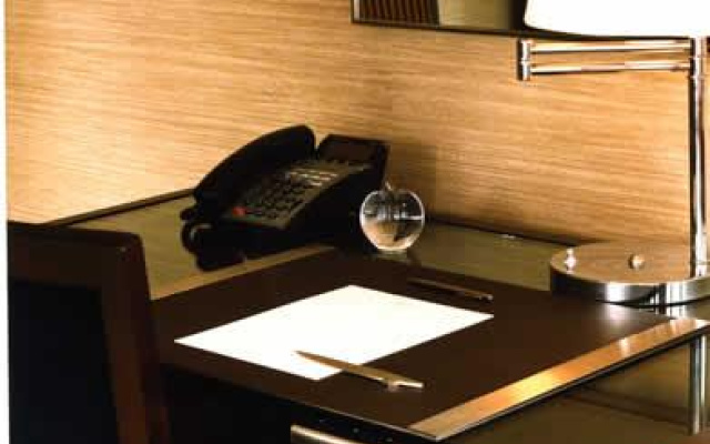 Envoy Club Suites
