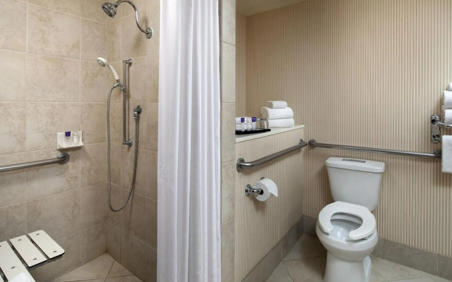Anaheim Majestic Garden Hotel