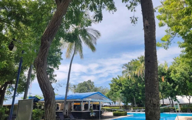 Puerto Azul Residences