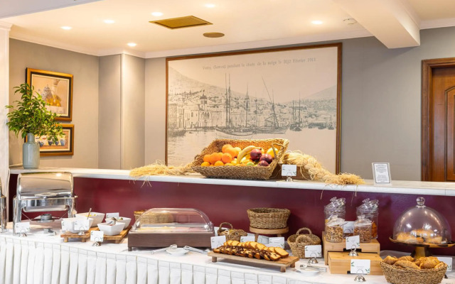 Aeolis Hotel