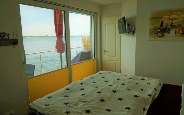 Schwimmendes Ferienhaus Robby II