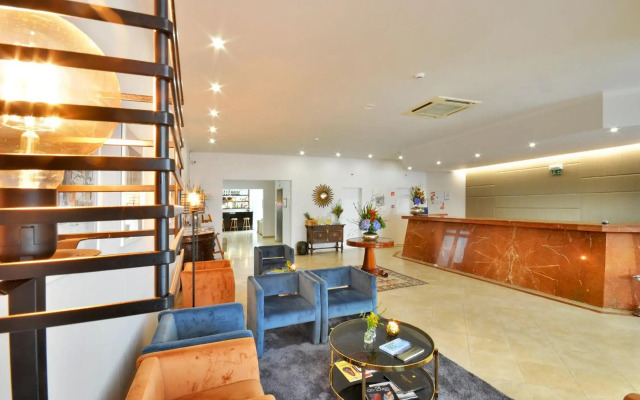 Porto Domus Hotel