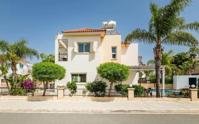 Pernera Blue Villa in Protaras