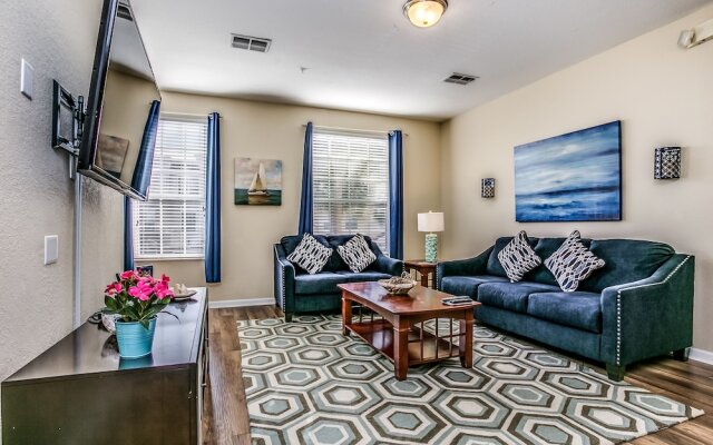 Spacious Vista Cay Townhome Newly Furnished!