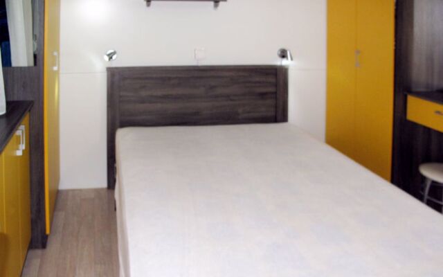 4 Mori, Deluxe (MUV105)