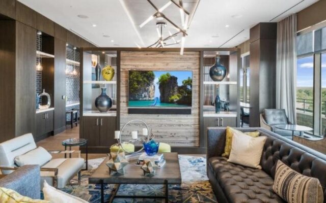 Global Luxury Suites at Woodmont Triangle South