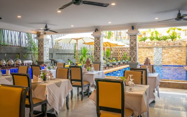 Popular Hotel & Spa