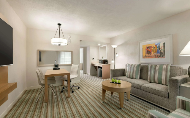 Embassy Suites by Hilton San Juan Hotel & Casino