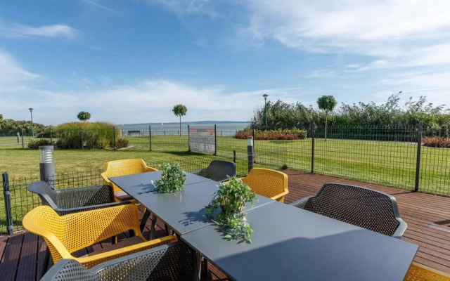 Royal Cafe Apartman