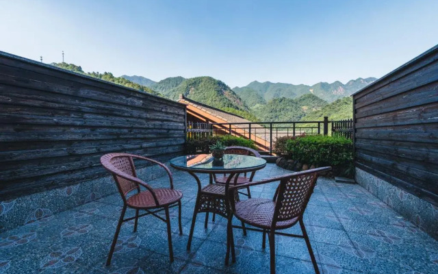 Sanqingshan Boutique Hostel