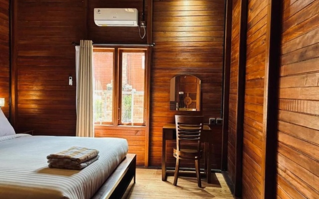 Uli Wood Villa Jimbaran – Guest Rooms – Ungasan
