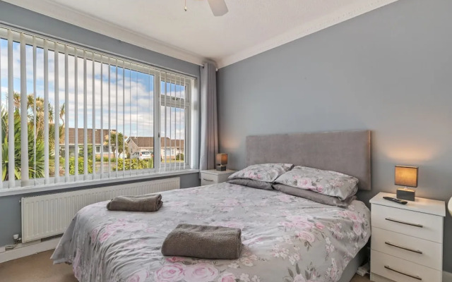 Roslen - Lovely Bungalow Near Beach and Village