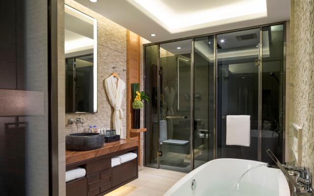 HUALUXE Hotels & Resorts Yangjiang City Center