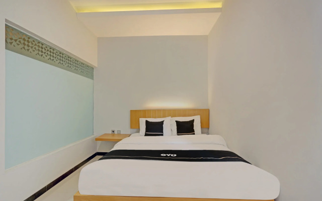 OYO 90410 Griya Amanah Jajar Syariah