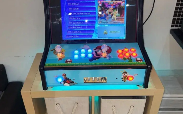 1br-wifi-freesnacks-freeparking-petsok-retroarcade