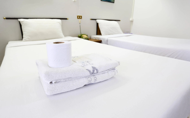 Chomdoi House Hotel (SHA Extra Plus)