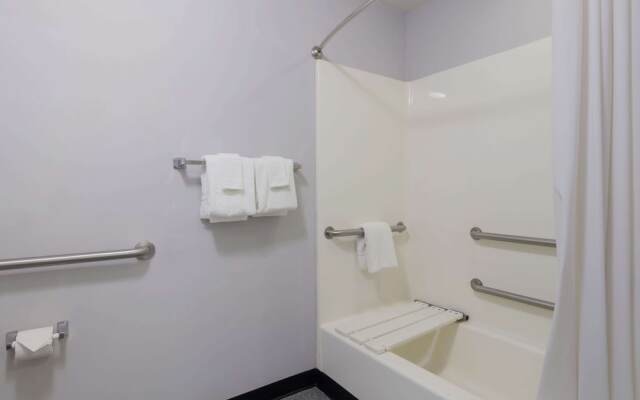 Savannah Suites - Arvada, Colorado