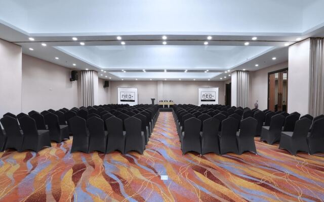 Hotel NEO + Waru-Sidoarjo