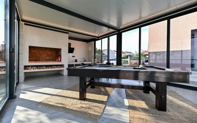 Villa Skyfall