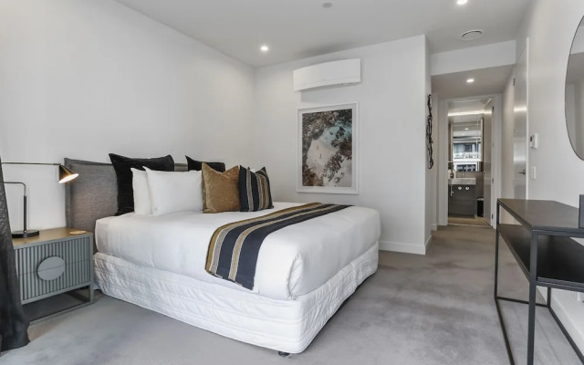 Elegant retreat in Wynyard Quarter