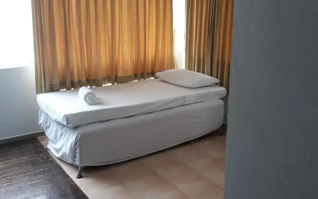 Porterhouse Beach Hotel