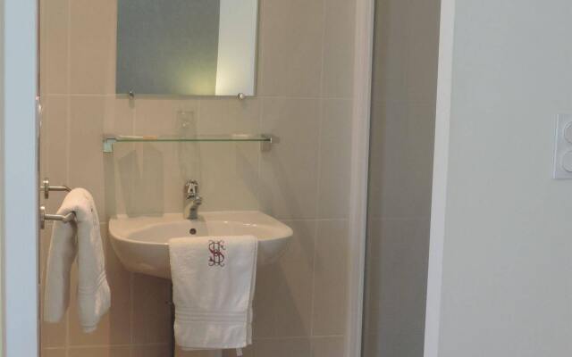 Select Hotel