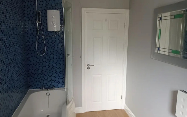 Beautiful and Secluded ,detached Garden Apartment