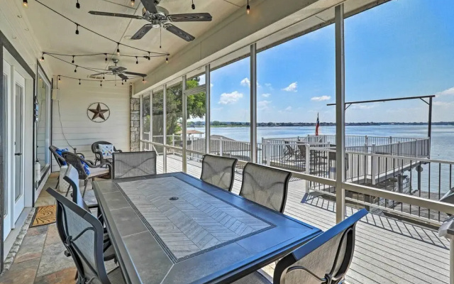 Lavish Lake House, Near Vineyards + Marinas!