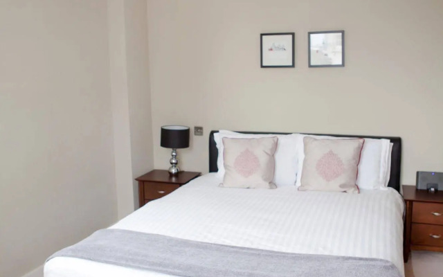 Victoria One Apartment