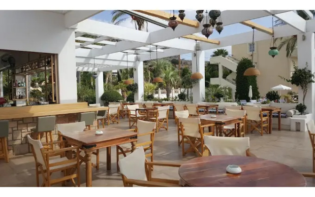 Pefkos Blue Hotel