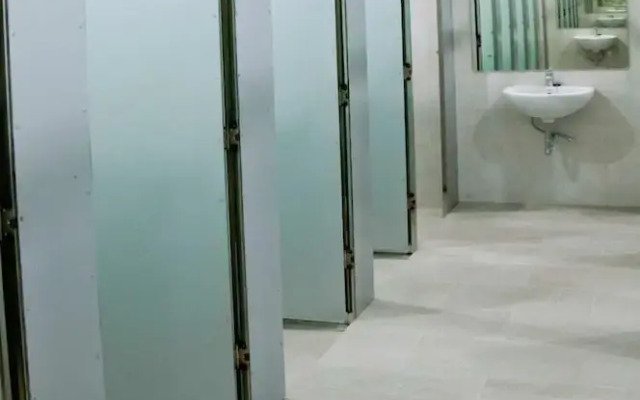 FixOn Capsule Hotel