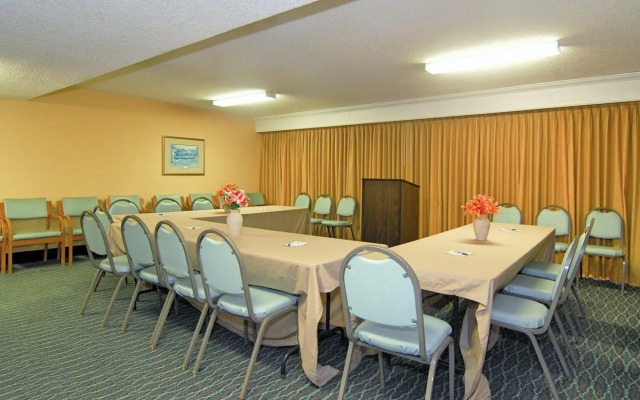 Best Western Ocean Sands Beach Resort