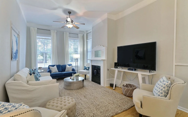 Gallery Stays - Parkside Manor