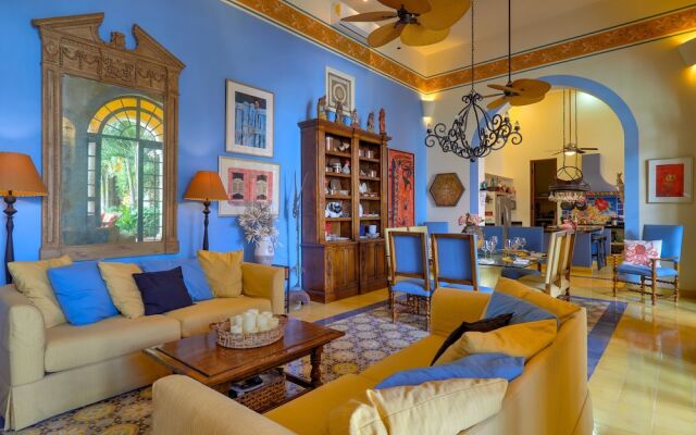 Casa Oasis Guest House and Spa