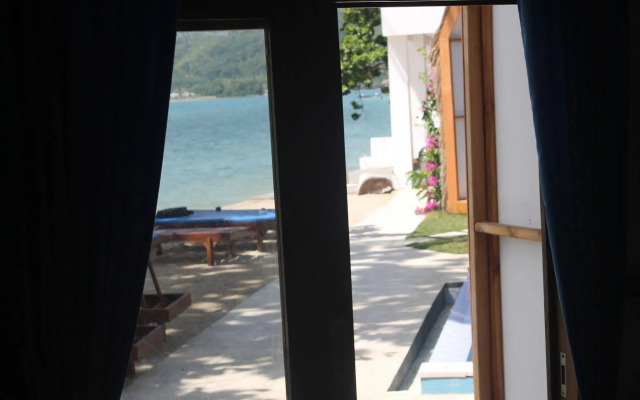 The Place Beach Bungalows