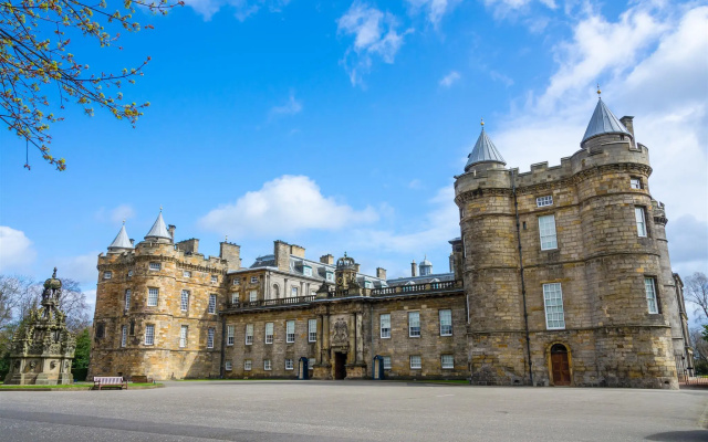 Premier Inn Edinburgh East