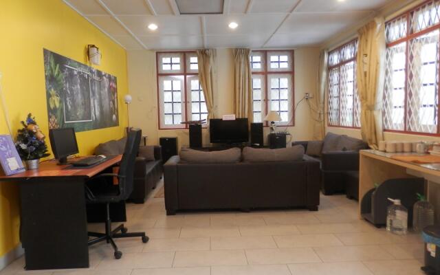 Eight Mentigi Guest House