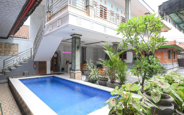 OYO 4003 Ceria Guesthouse SeminyakNearSeminyak Beach