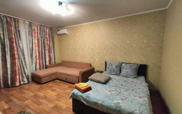 День и ночь на улице Нижняя