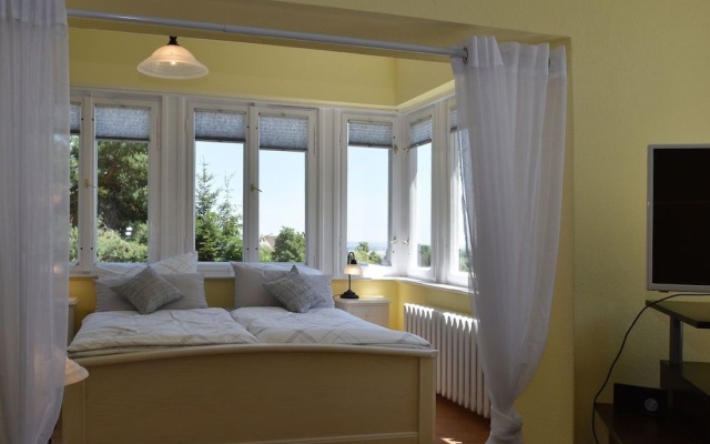 Bright Ground Floor Apartment in Blankenburg in the Harz Mountains With Wood Stove and Library