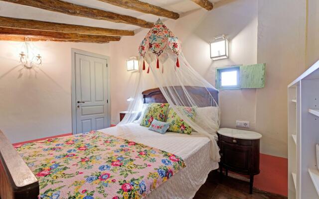 Vibrant Holiday Home in Fraga With Private Pool