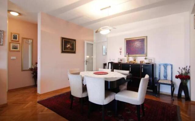 Apartment Ultra Split