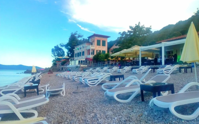 Lovely Apartments Near the Sea